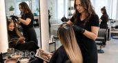 Забудьте про окрашивание в один тон: техника тающий цвет гарантированно уберет пять лет с вашего лица
