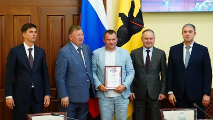 Госдума наградила ярославских аграриев — от тракториста до спикера облдумы
